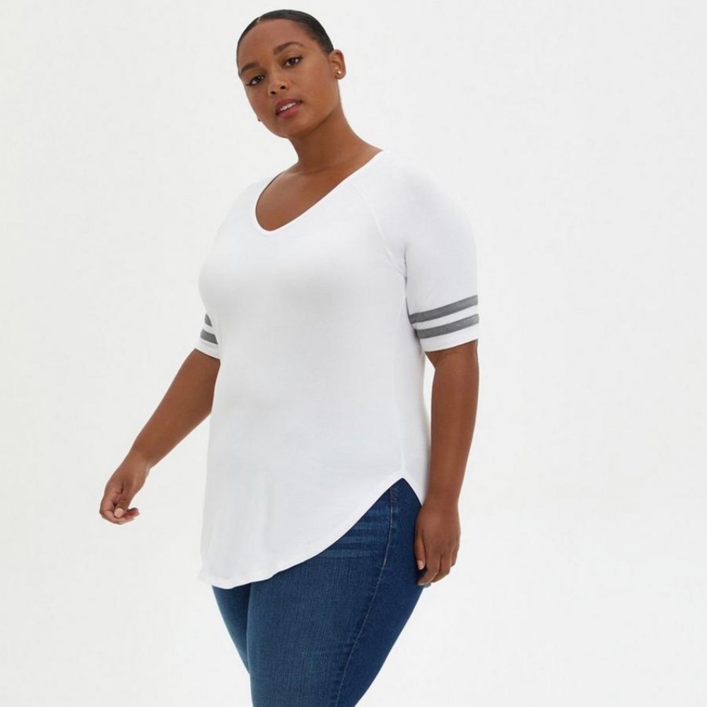 Torrid Favorite Tunic Super Soft V-Neck Tunic Tee White Gray Stripe Size 2 2x